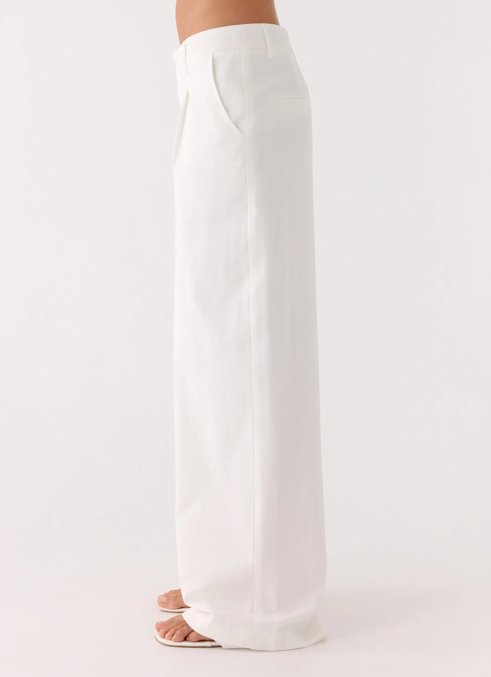 Emilia Pant - White
