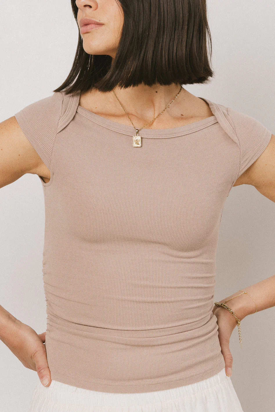 Leia Cap Sleeve Basic Top in Taupe
