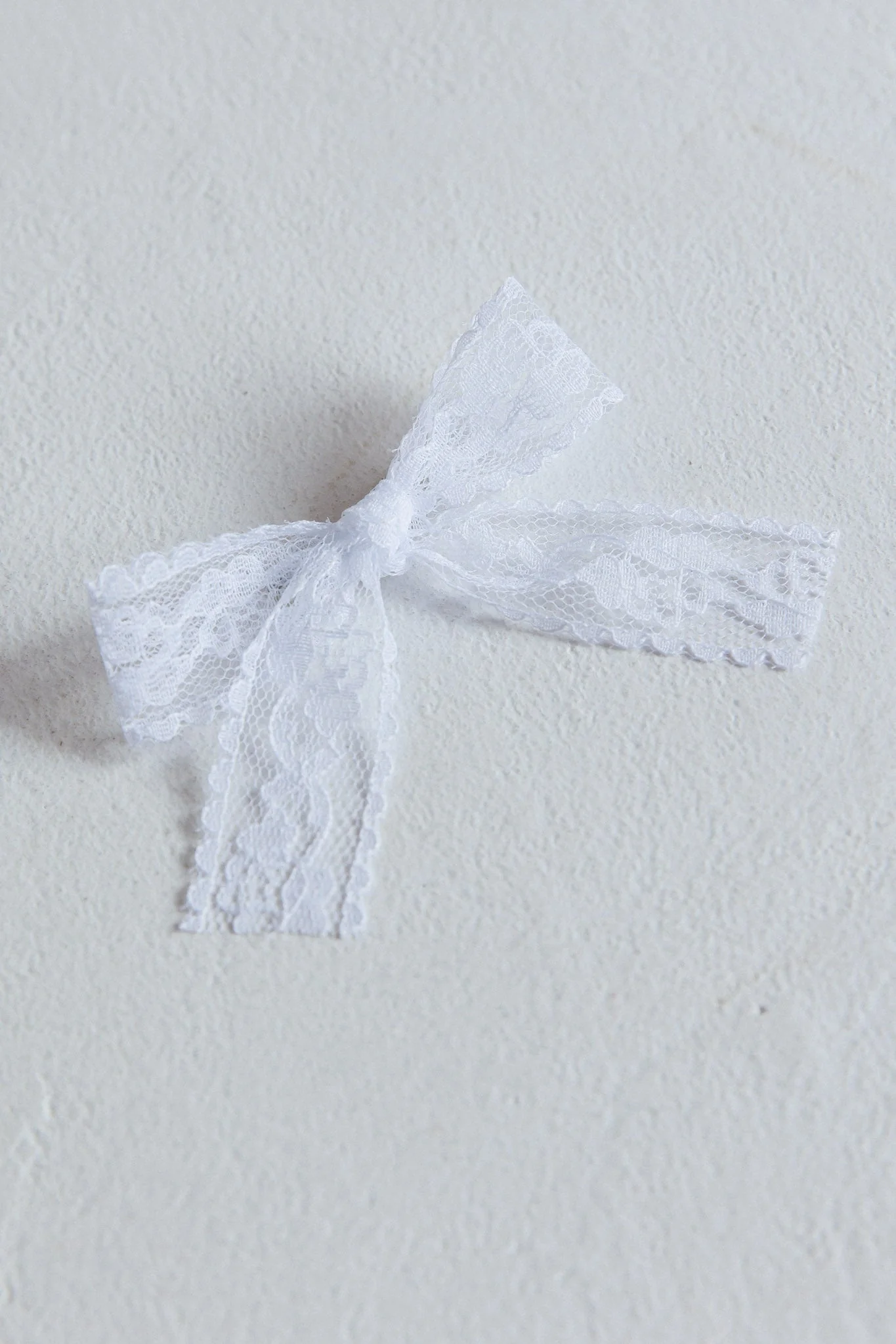Penny Lace Bow Hairpin White