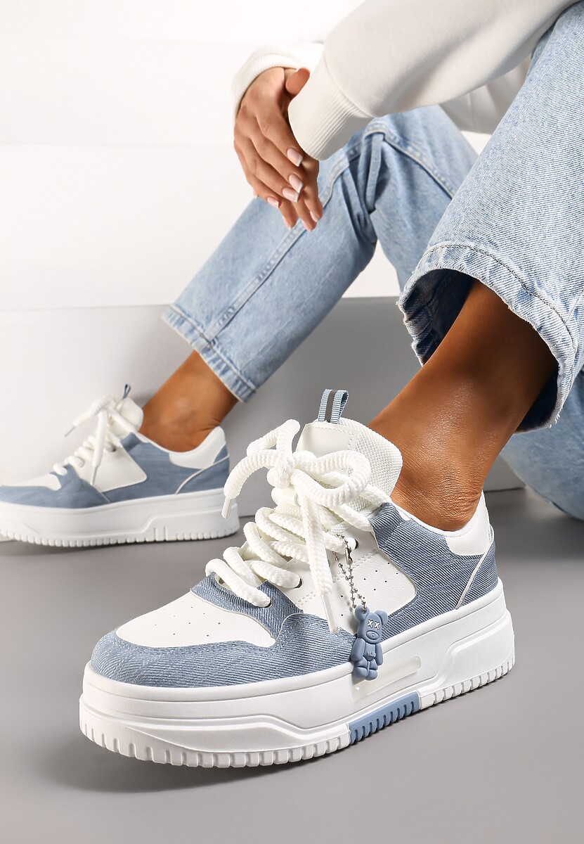 Biało-Niebieskie Sneakersy na Platformie z Zawieszką Misiem Arialbe