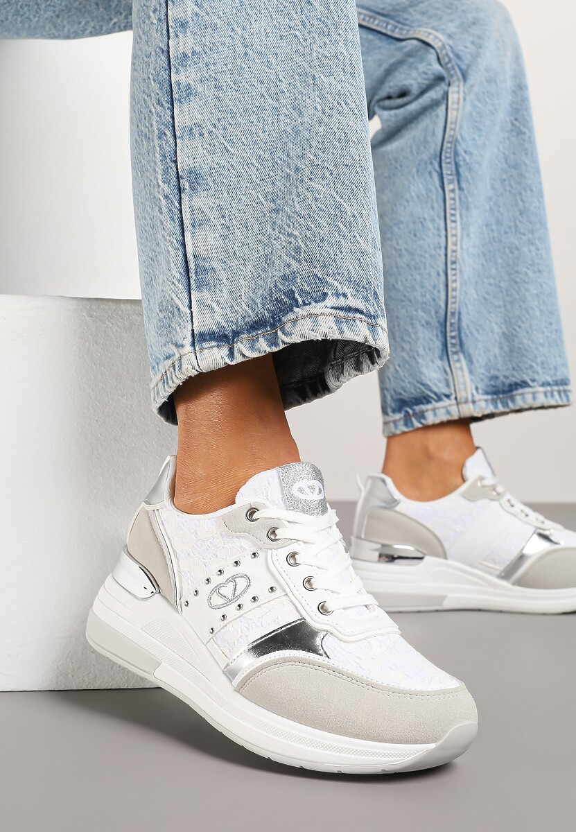 Białe Sneakersy na Ukrytym Koturnie z Koronką i Metalicznymi Wstawkami Edililia