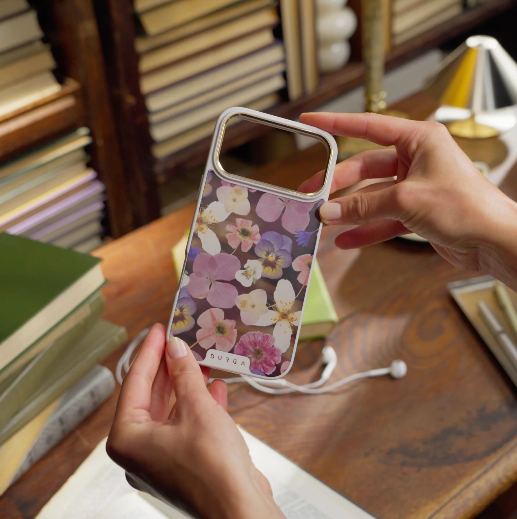 Between Pages - Samsung Galaxy S25 Plus ケース