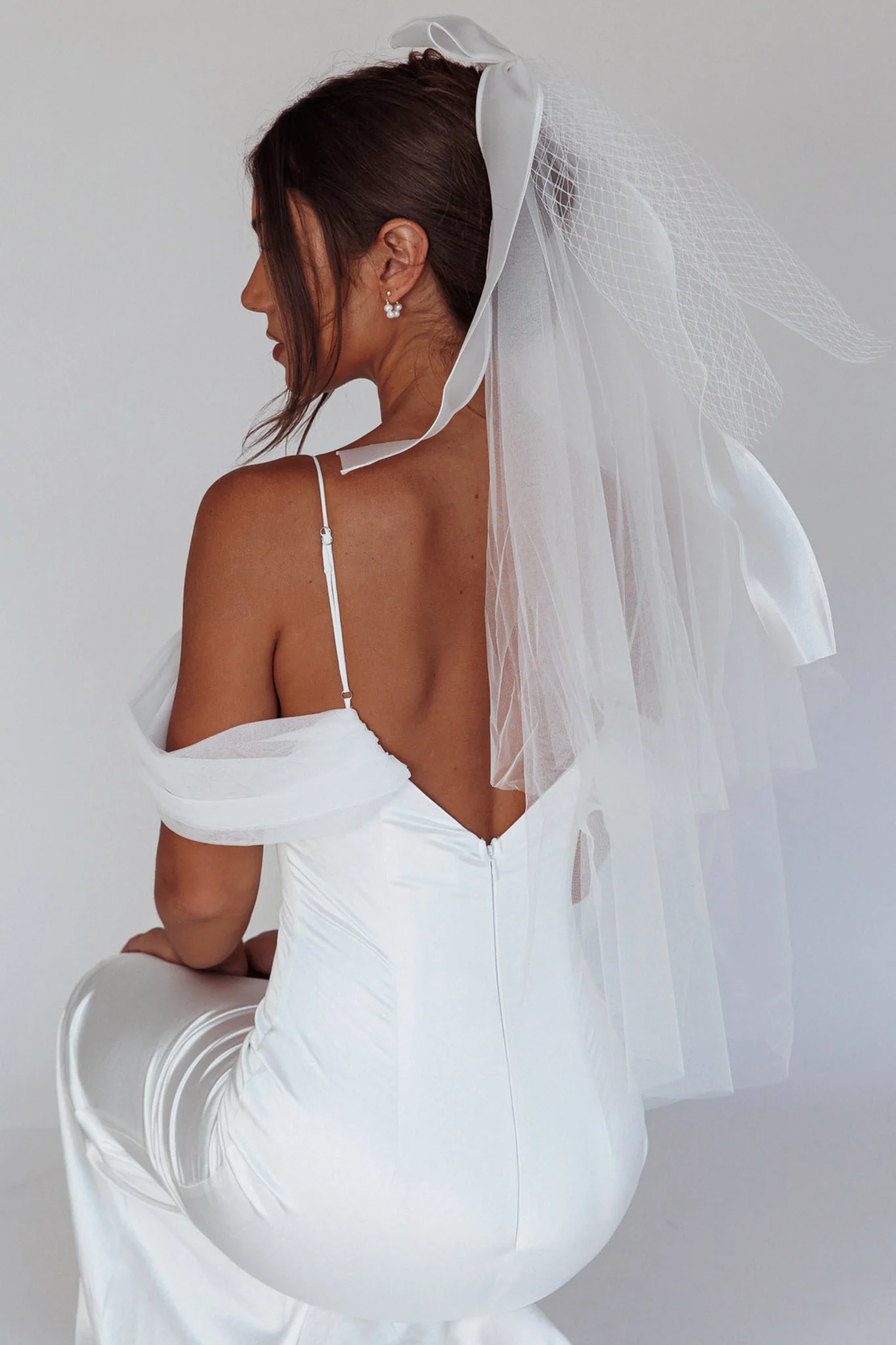 Evelyn Bow & Fishnet Bridal Veil White
