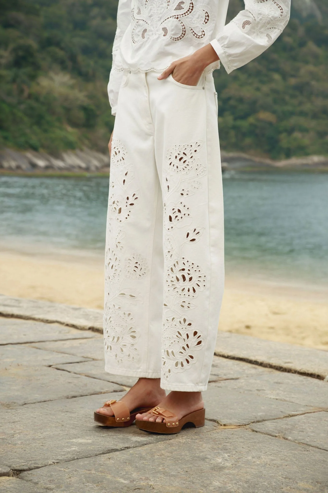 White Richelieu Twill Pants