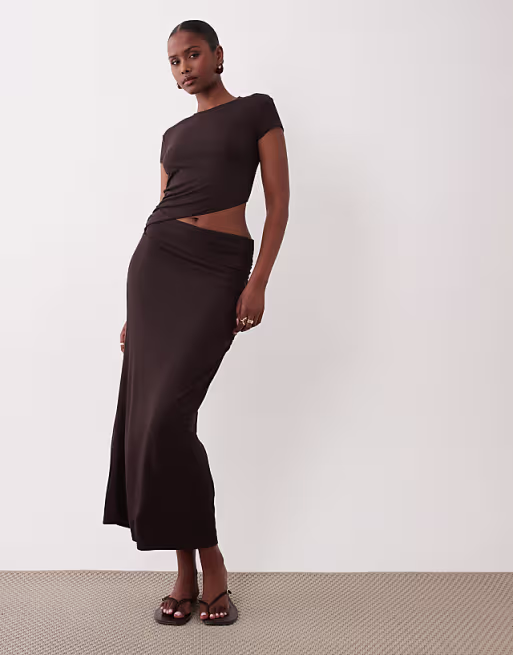 light rib cut-out midi dress in chocolate