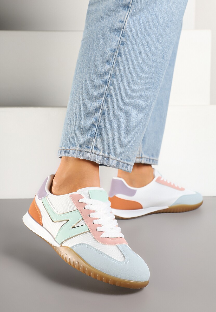 Biało-Niebieskie Sneakersy w Stylu Tenisówek Ozdobione Naszywką Tanelis