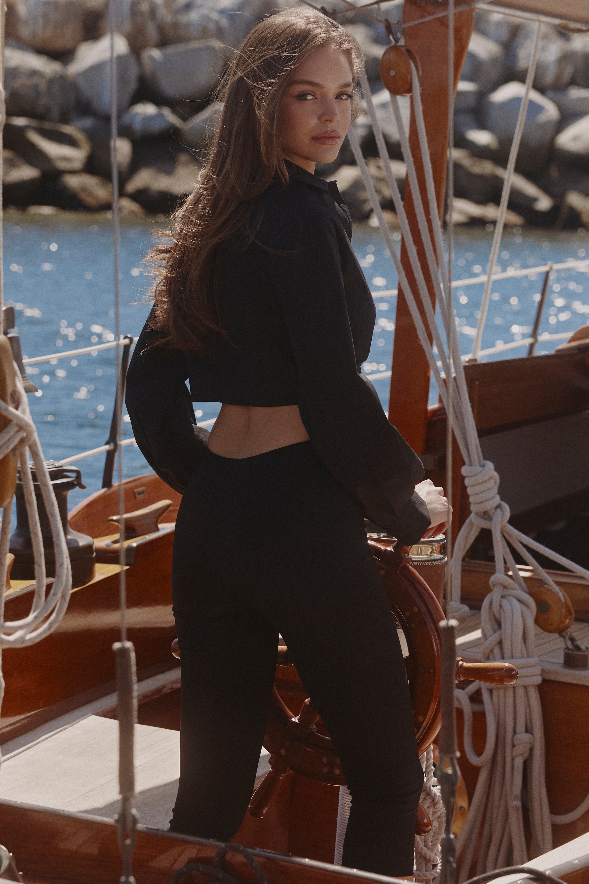 Black Long Sleeve Cropped Cotton Shirt
