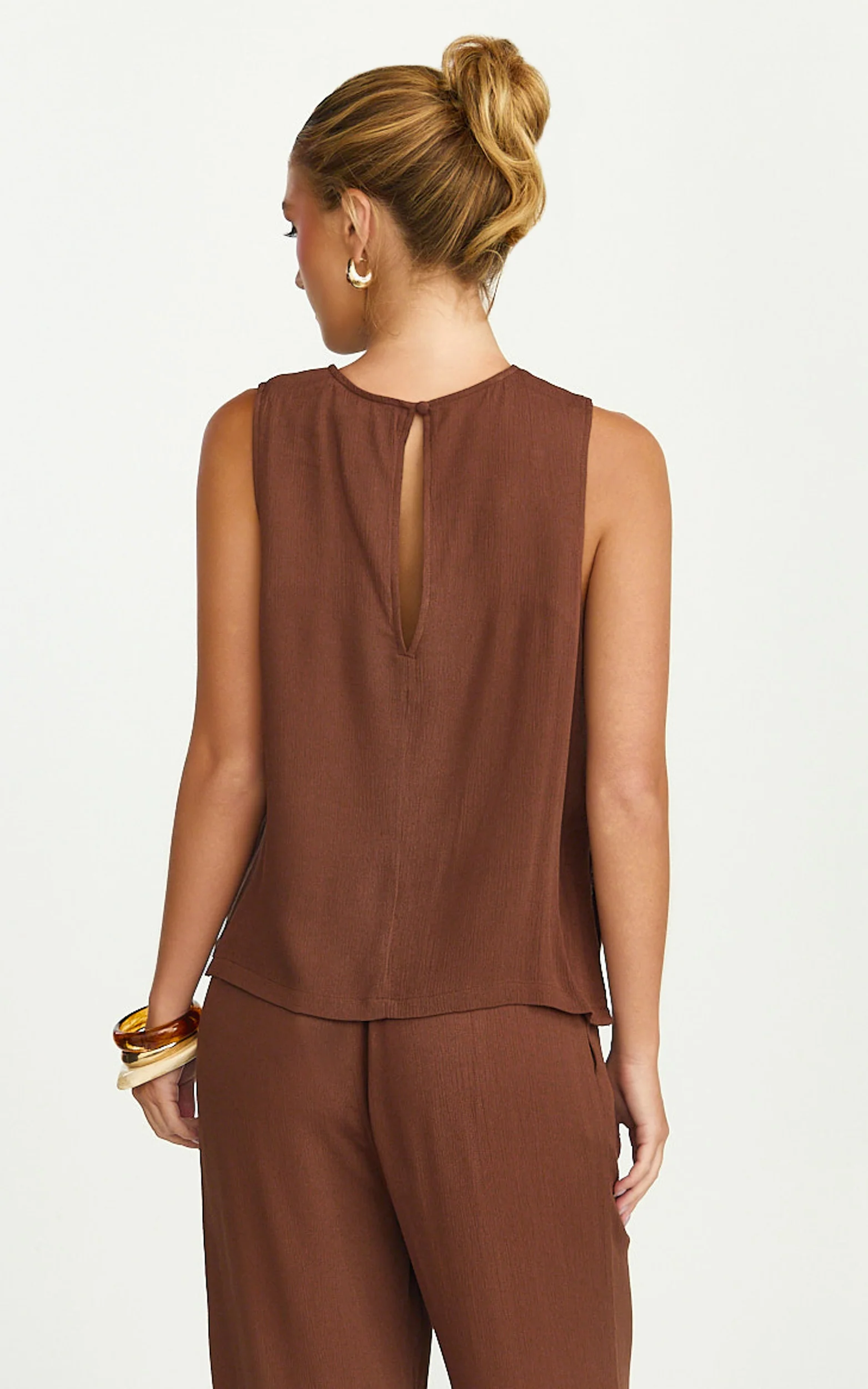 Makenna Top - Crinkle Shell Top in Chocolate