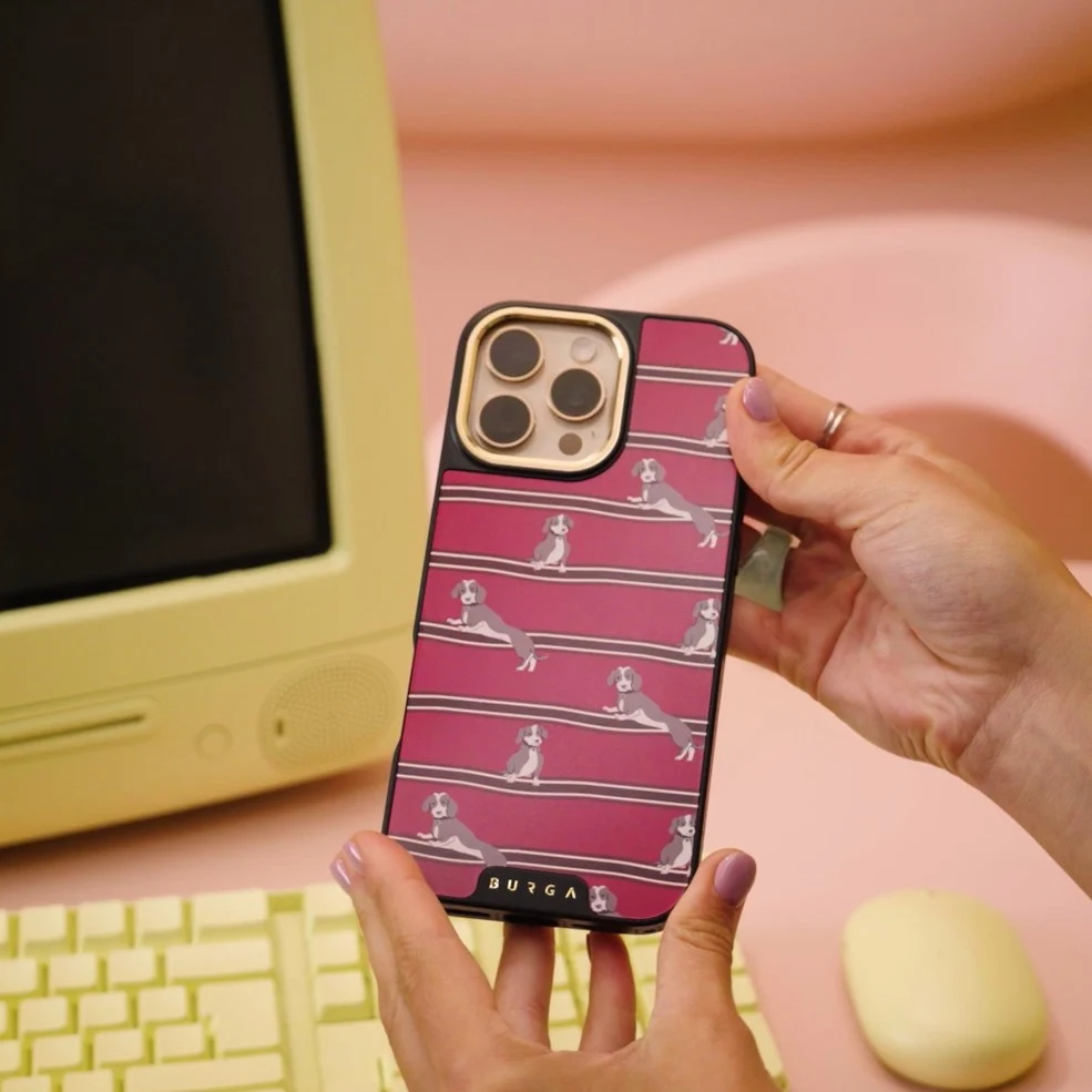 On Hold - iPhone 11 Pro Max ケース