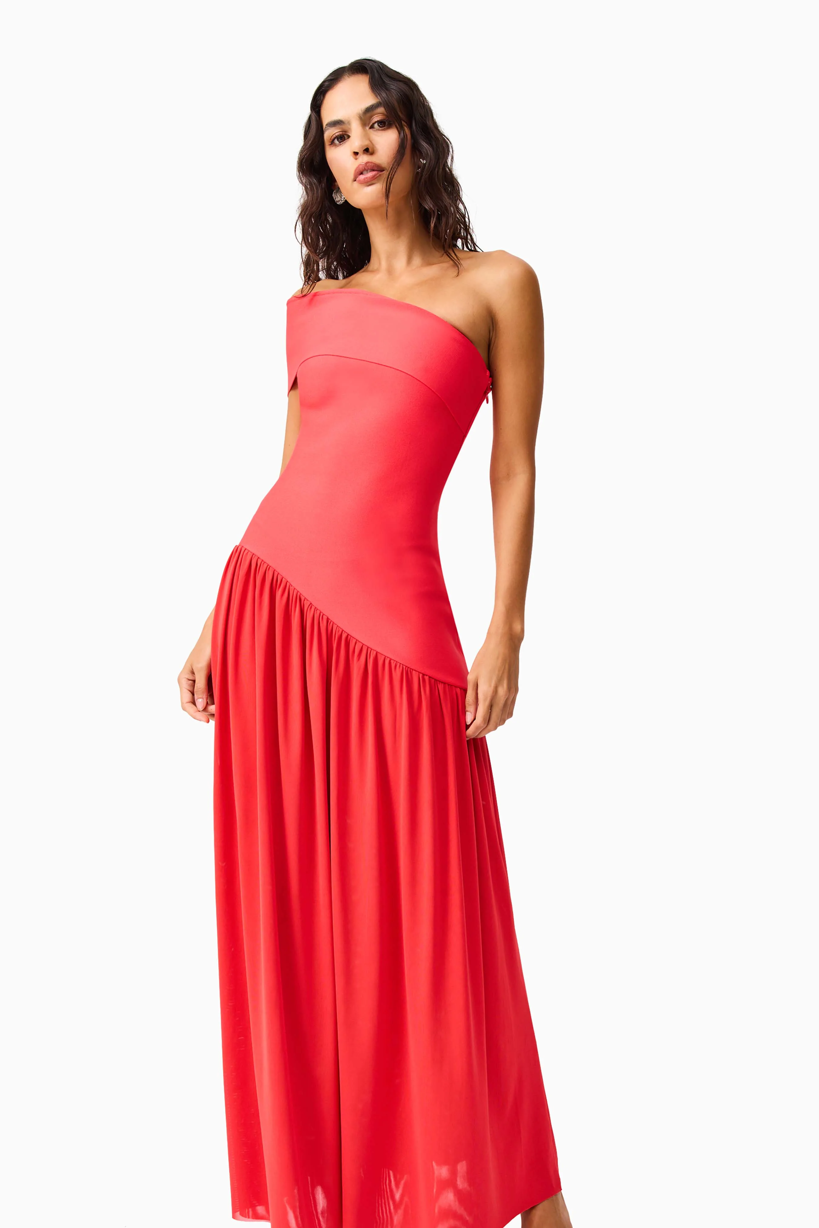 Jesselle Off The Shoulder Gown in Red