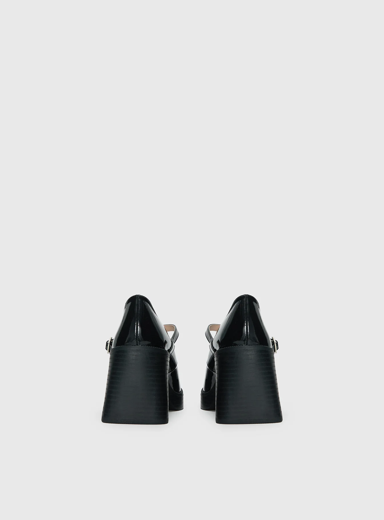 Regie Heels Black
