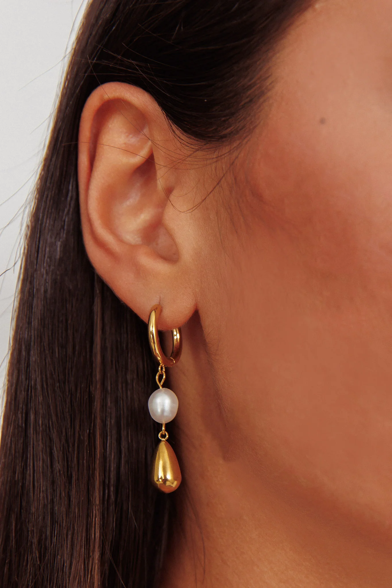 Elodie Teardrop Pearl Earrings Gold