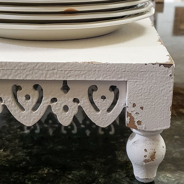 Scalloped Edge French Country Risers