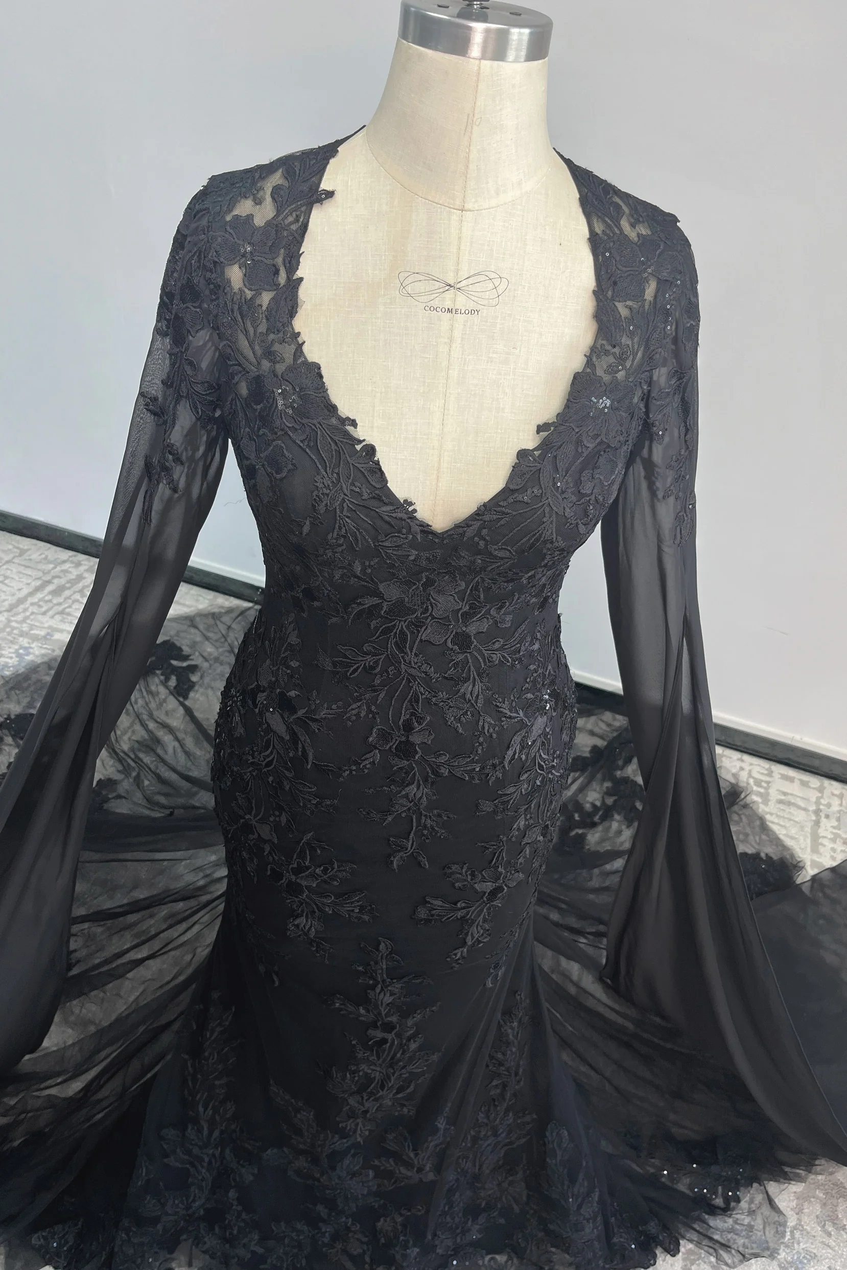 Trumpet-Mermaid Chapel Train Lace Tulle Wedding Dress CW3279