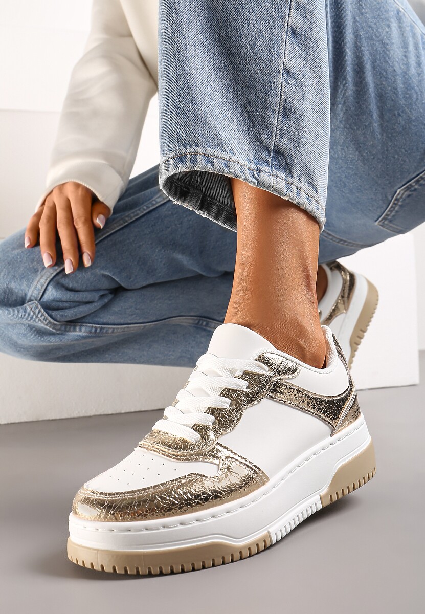 Srebrno-Białe Sneakersy na Niskiej Platformie z Ozdobnymi Przeszyciami Huviena
