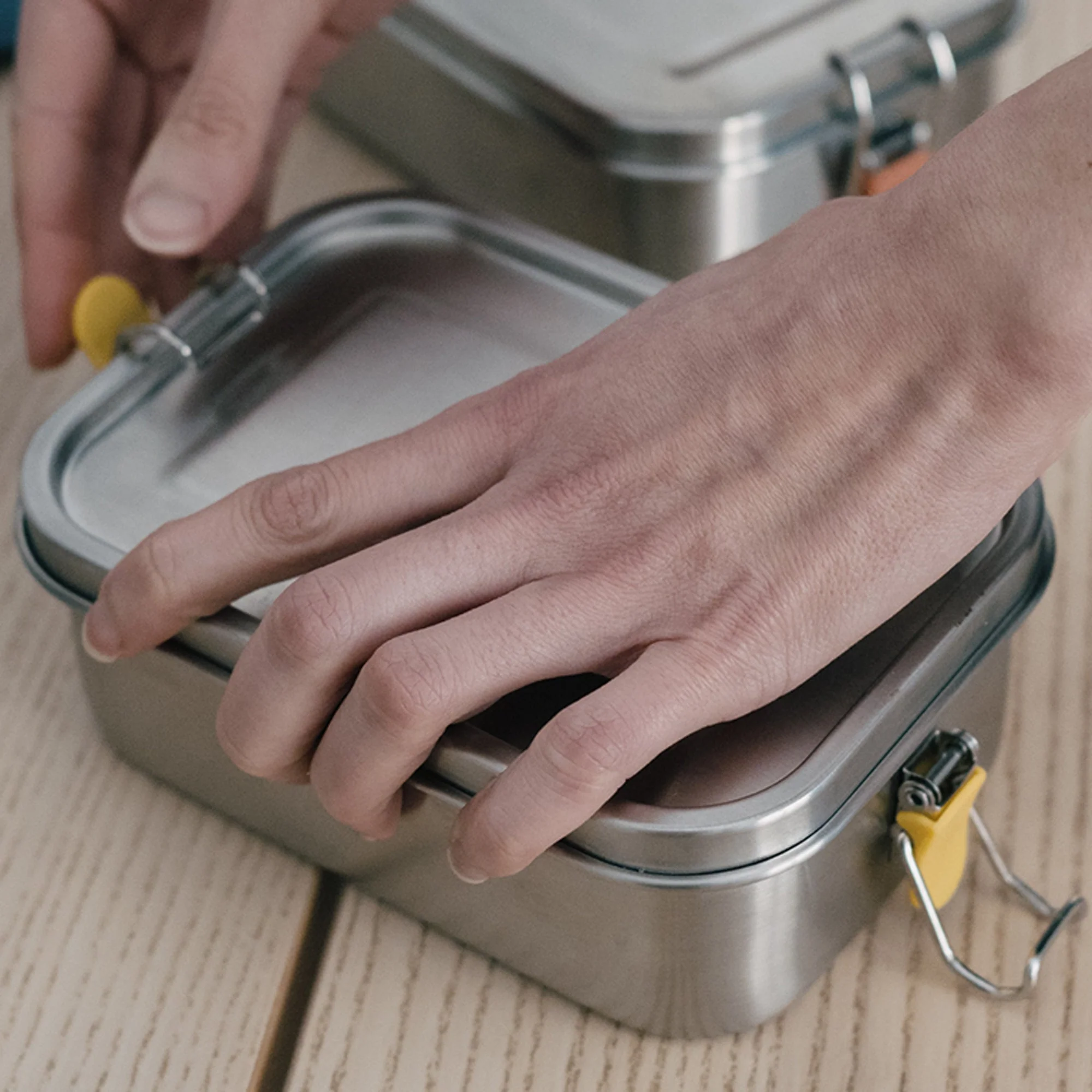 Vogeelle Stainless Steel Lunch Box with heat safe insert - Lemon