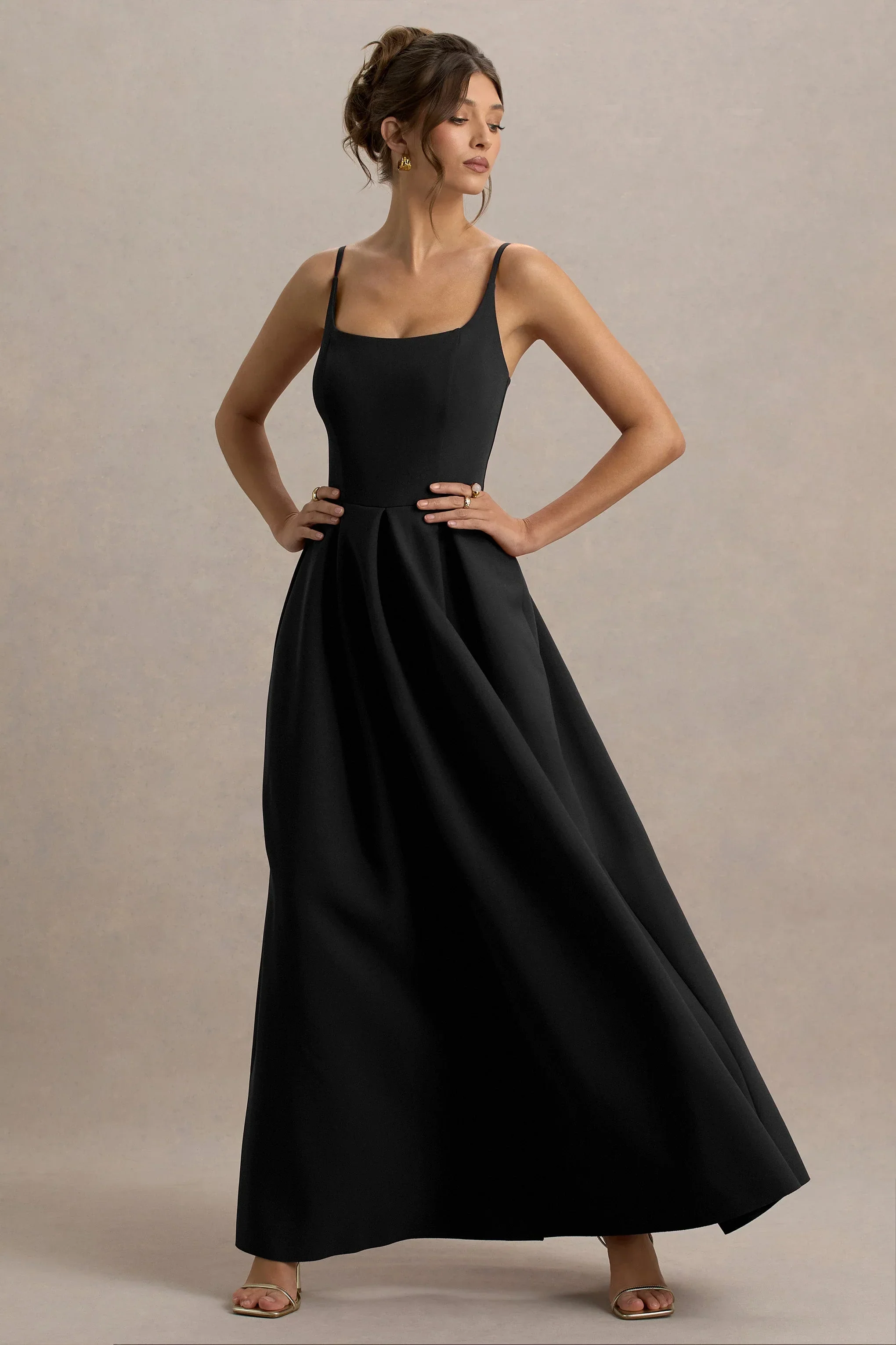 Bambina | Black Scoop-Neck Pleated Maxi Dress