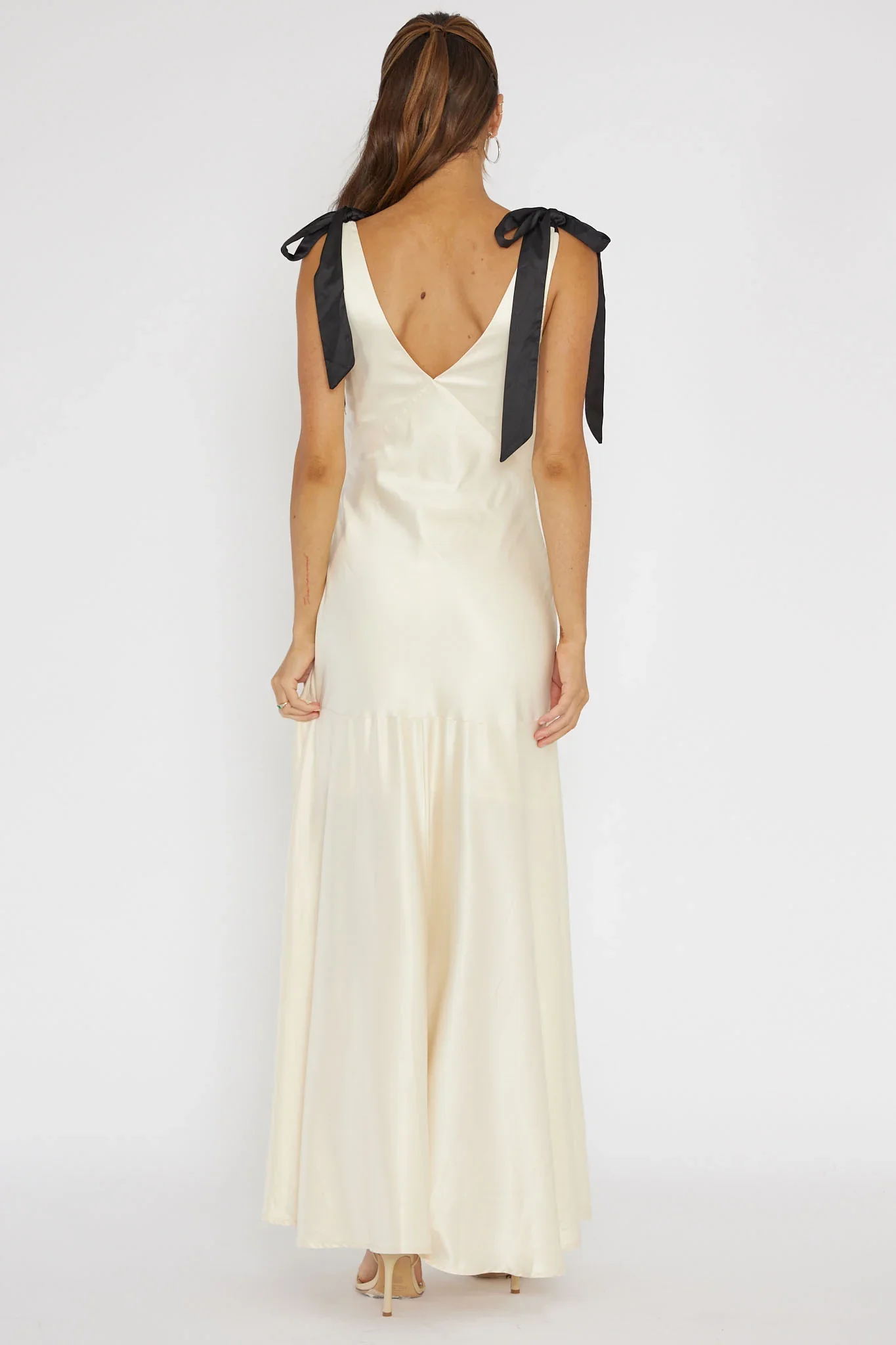 New York Minute Bow Shoulder Dress Oyster