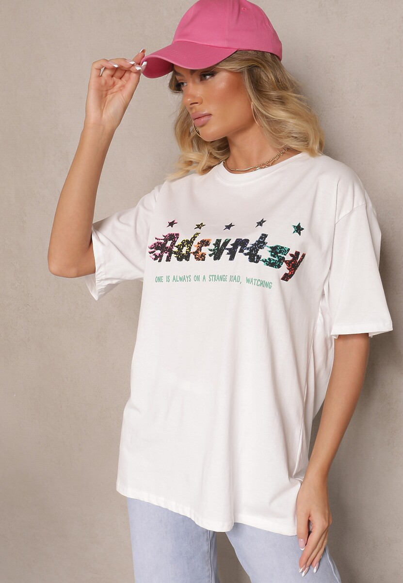 Czarny T-shirt Oversize Ozdobiony Napisem i Kolorowymi Gwiazdami Ilamora