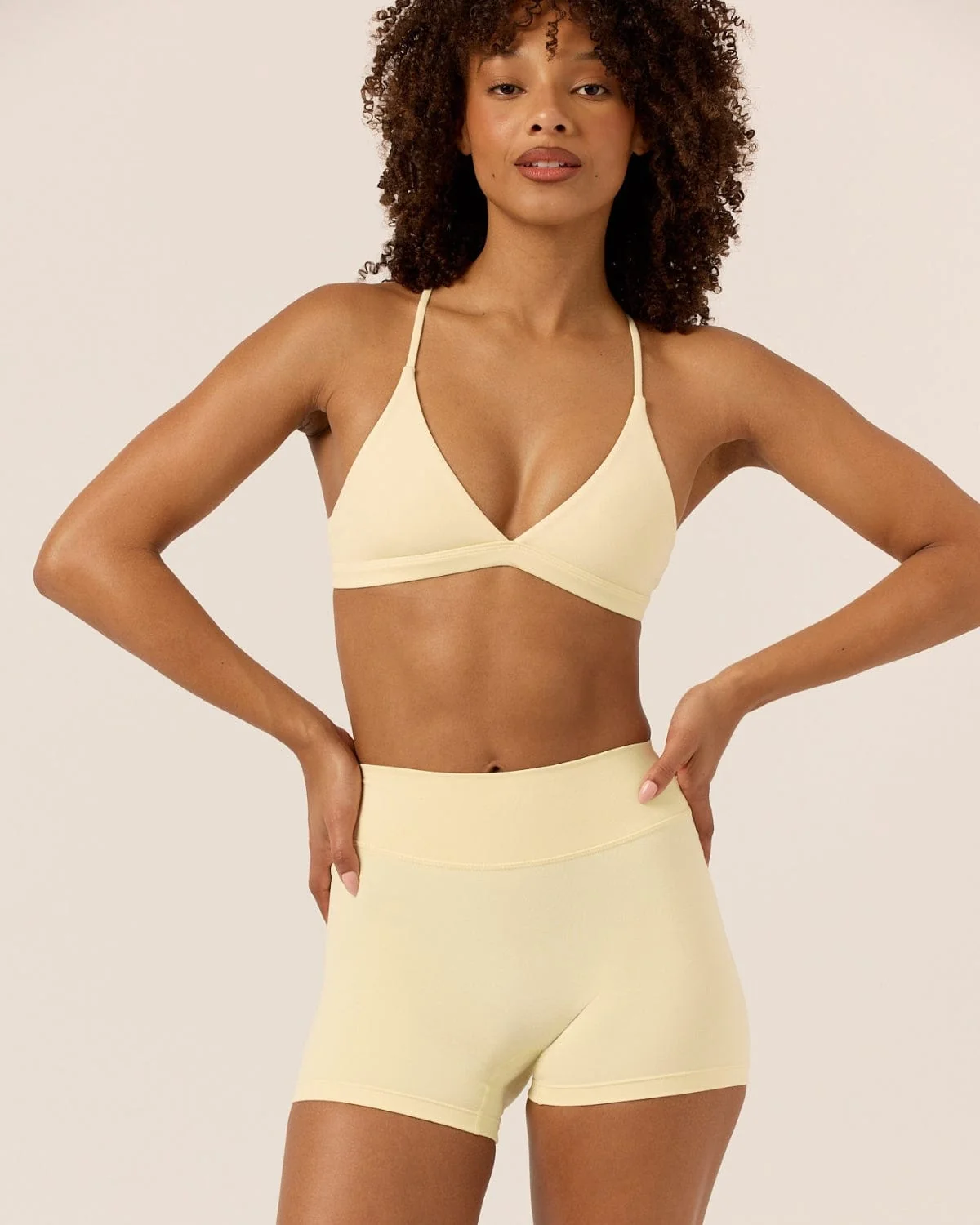 Form Noa Crop | Butter