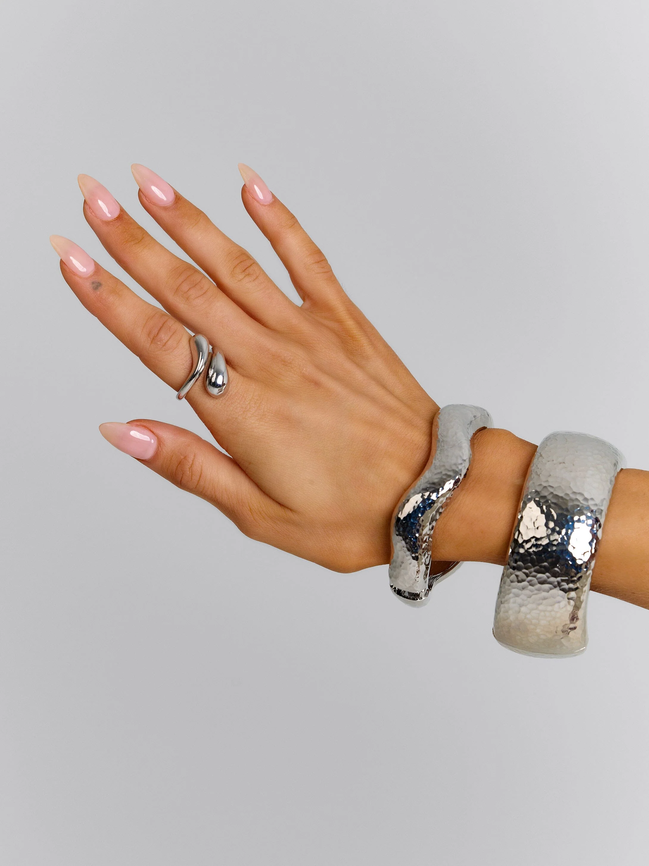Cora Bangle Silver