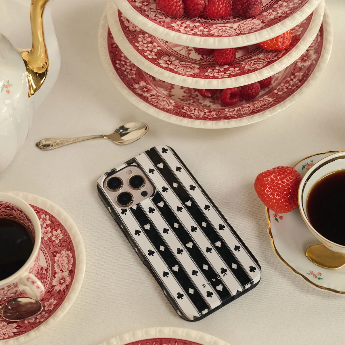 Queen's Court - Samsung Galaxy S25 Edge ケース