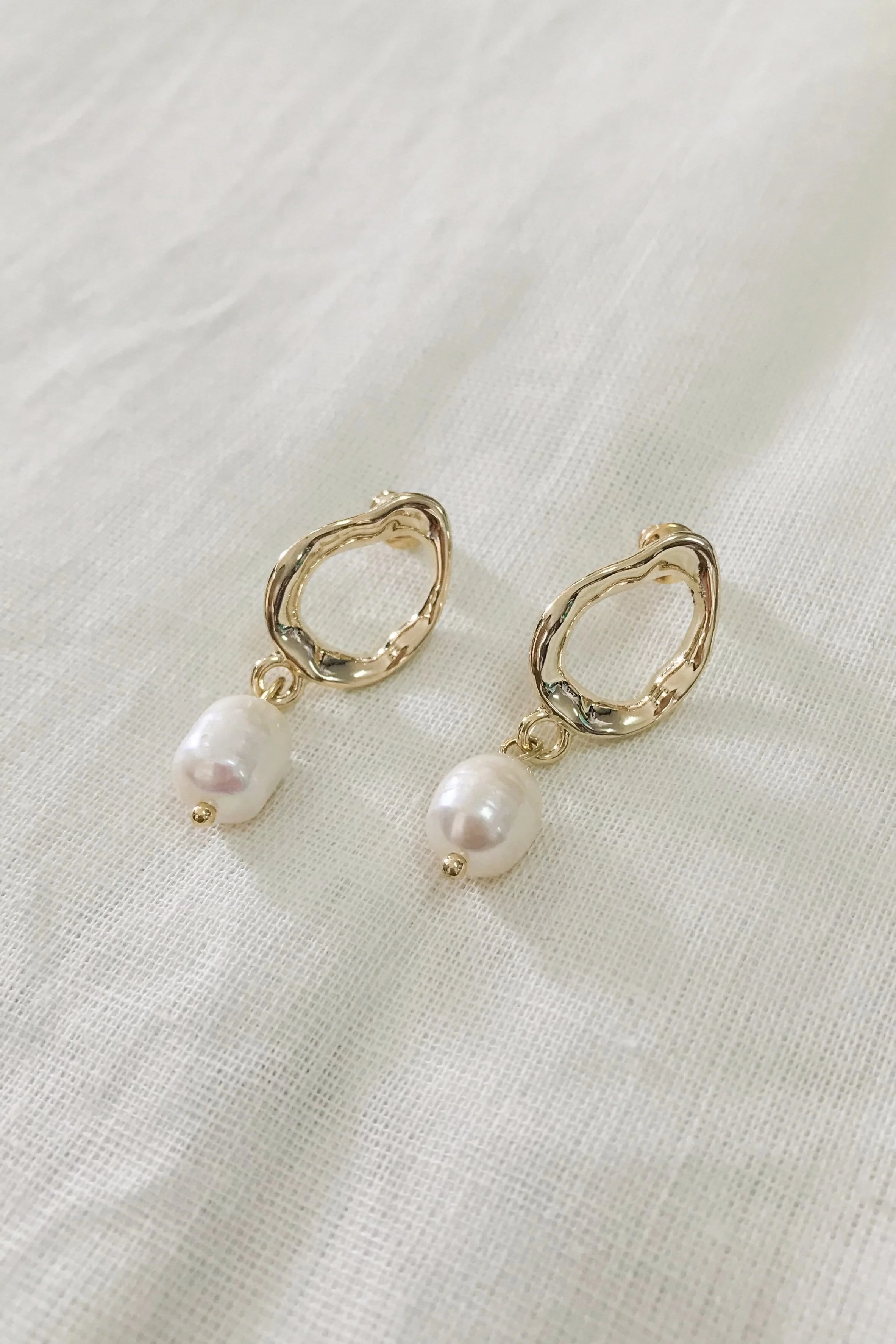 Aira Earrings