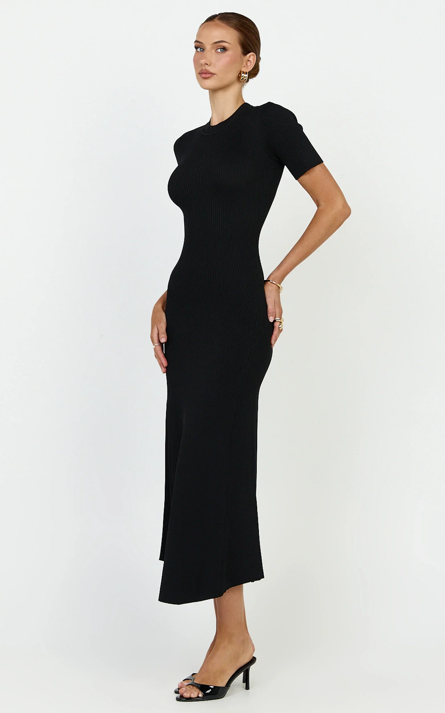 Lanie Midi Dress - Knitted Crew Neck Short Sleeve Dress in Black