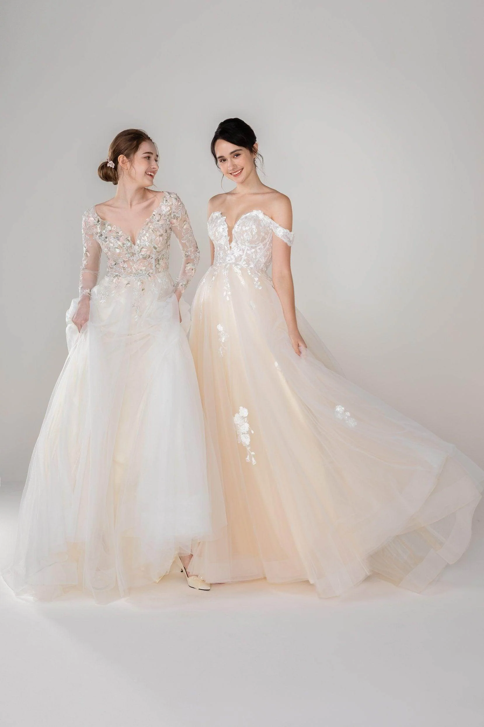 A-Line Sweep-Brush Train Tulle Lace Wedding Dress CW2536