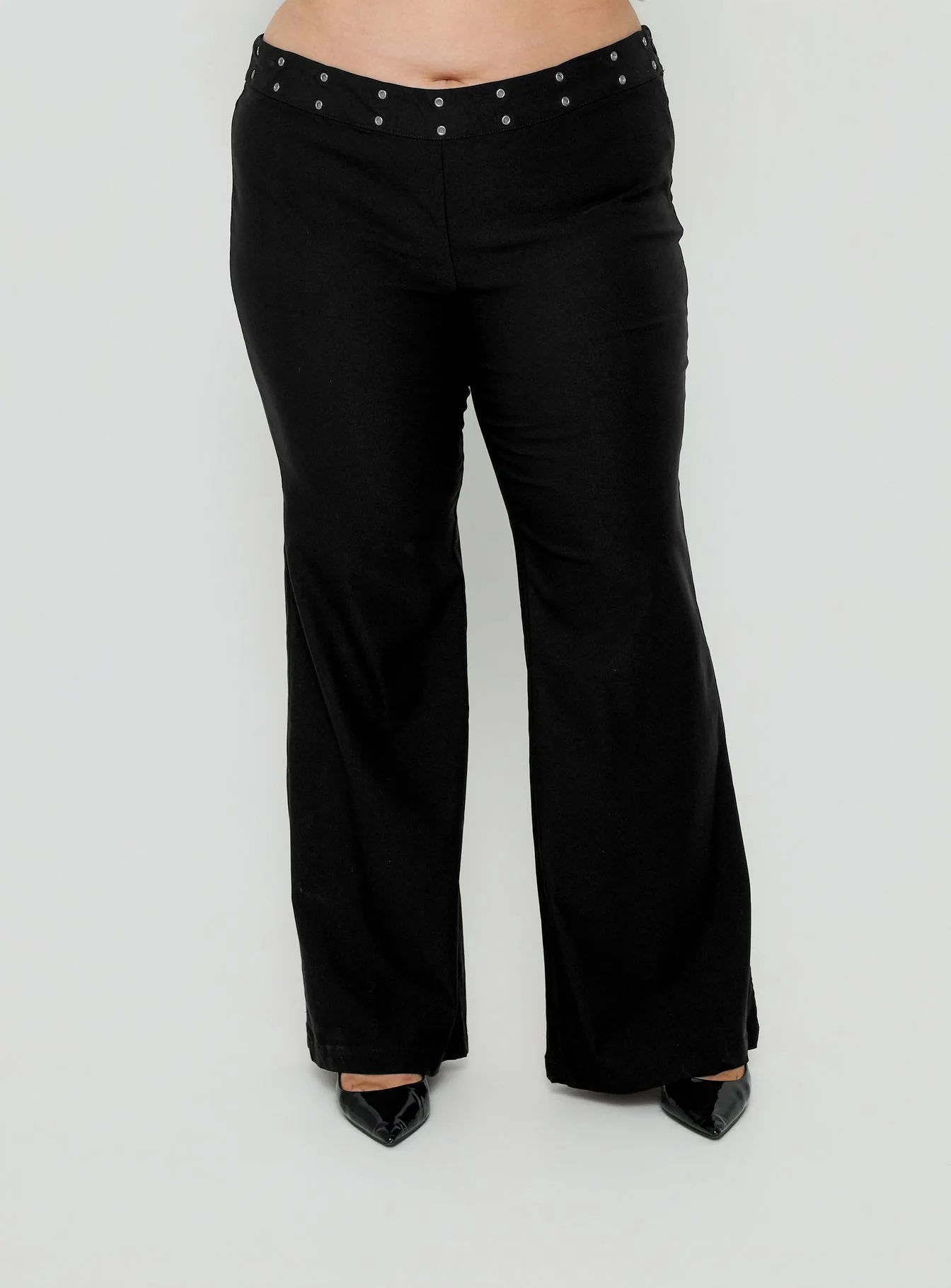 Yevina Eyelet Flare Pant Black Curve