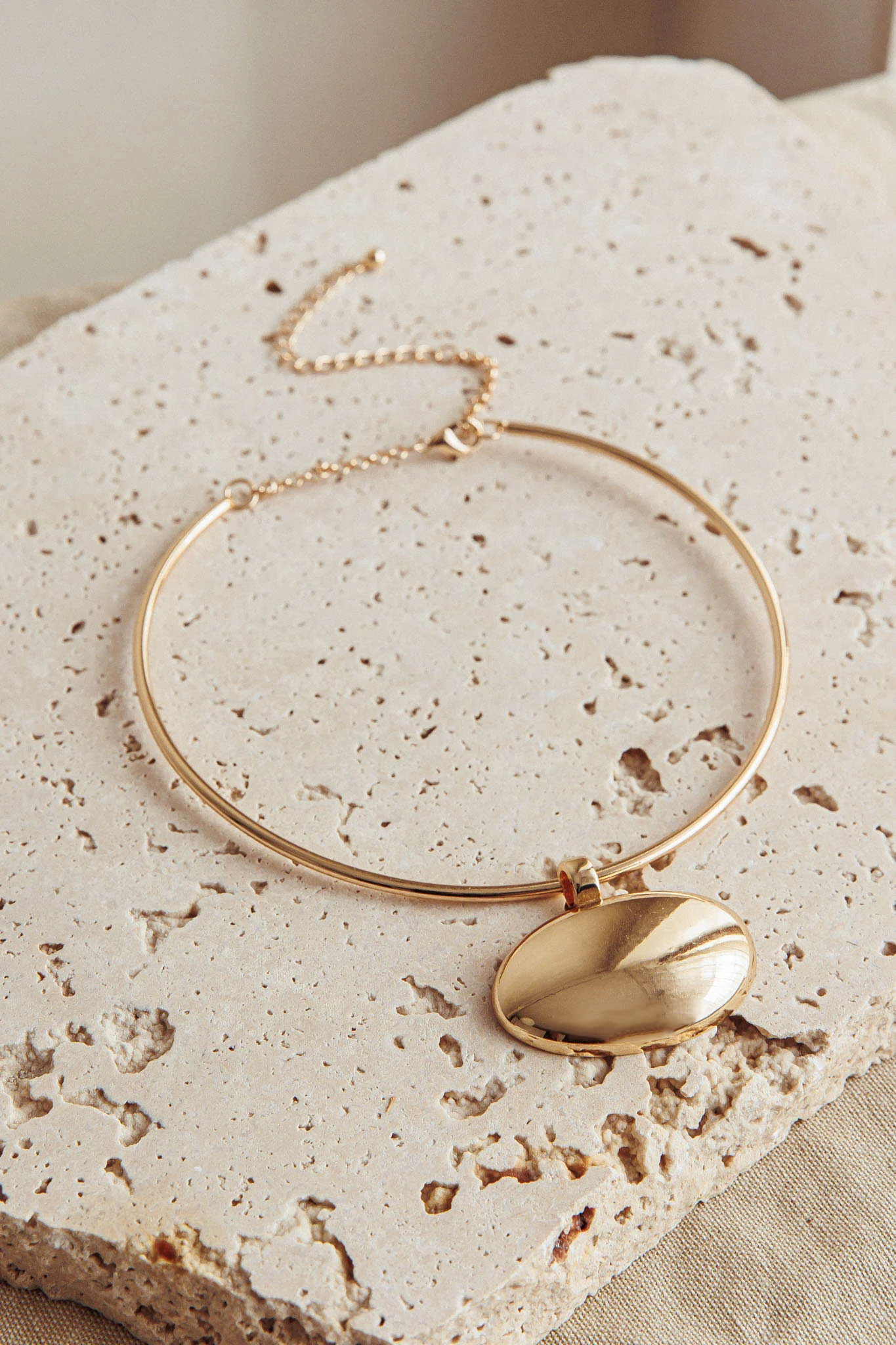 It's Fate Pendant Choker Gold