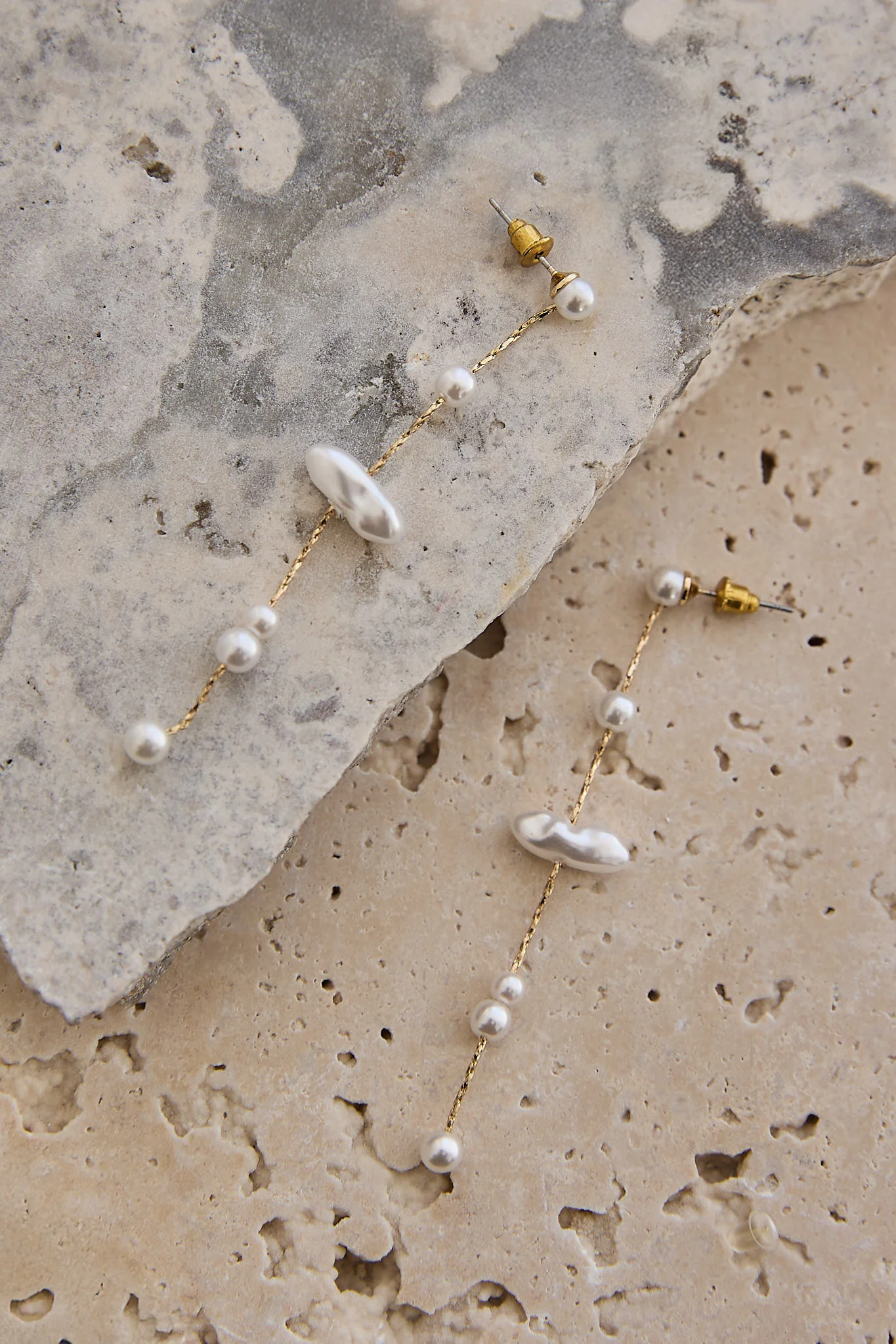 Nolani Baroque Pearl Droplet Earrings Gold/Pearl