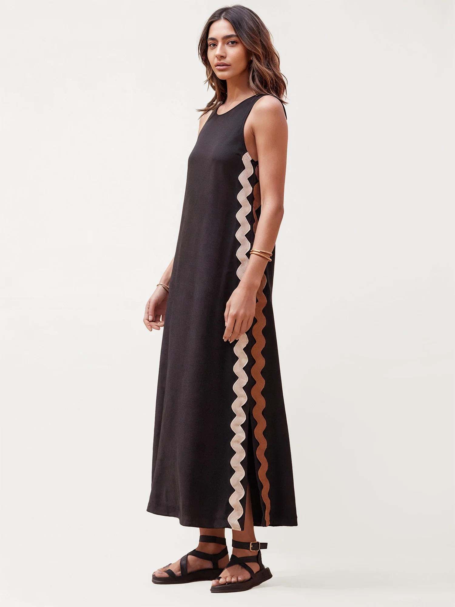 Contrast Trim Side Slit Maxi Dress
