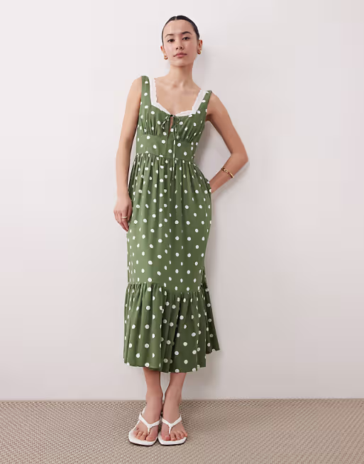 Nobody's Child Petite Heather sweetheart neckline midi dress in green polka dots