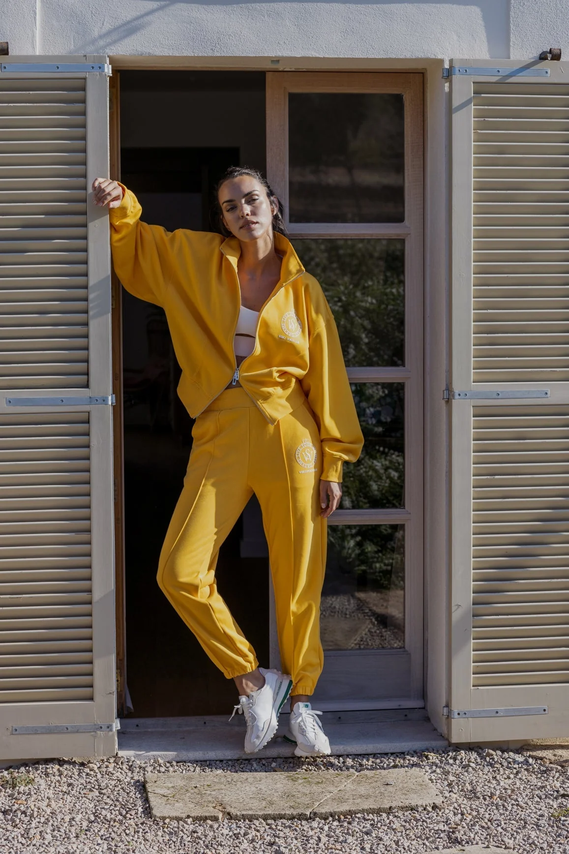 WISKII Two-Way Zipper Jacket & Relaxed High-Waist Jogger