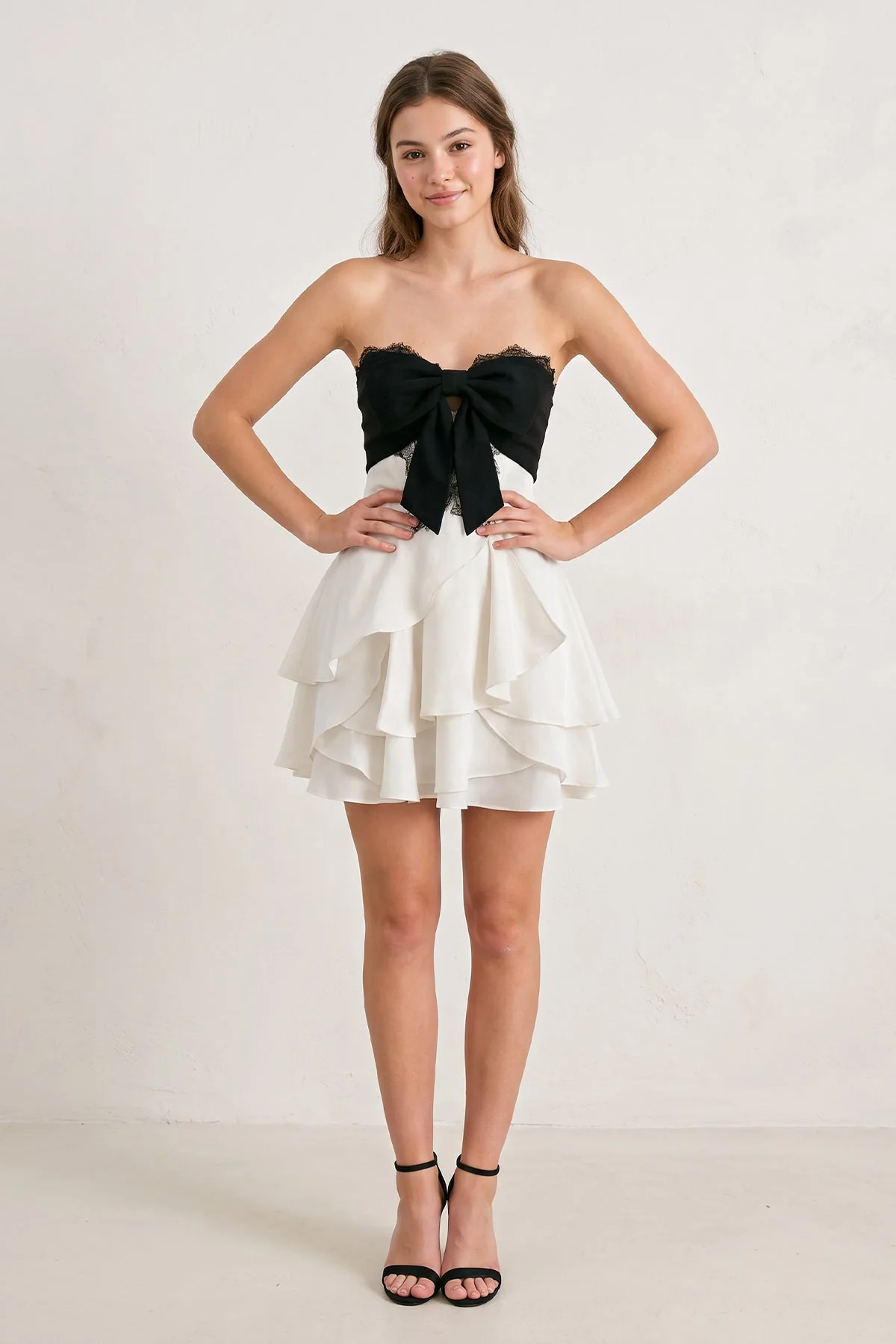 White Black Sweetheart A-Line Ruffled Chiffon Homecoming Dress with Bow