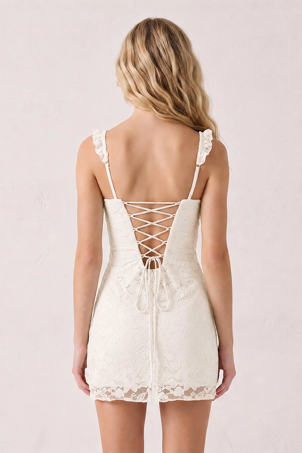 Yellow Sweetheart Lace Sheath Mini Homecoming Dress with Lace-Up Back