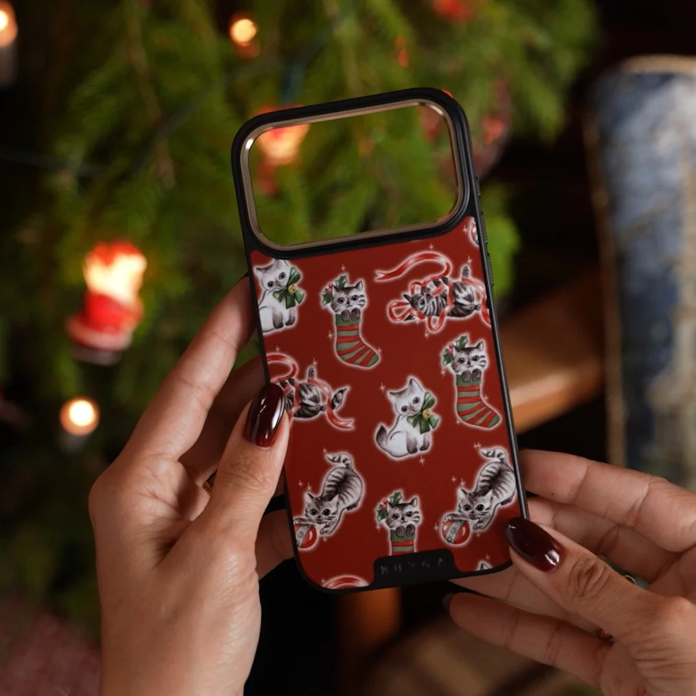 Merry Kitty - iPhone 12 ケース