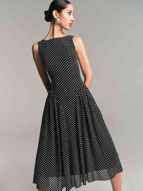 Anelis Dress