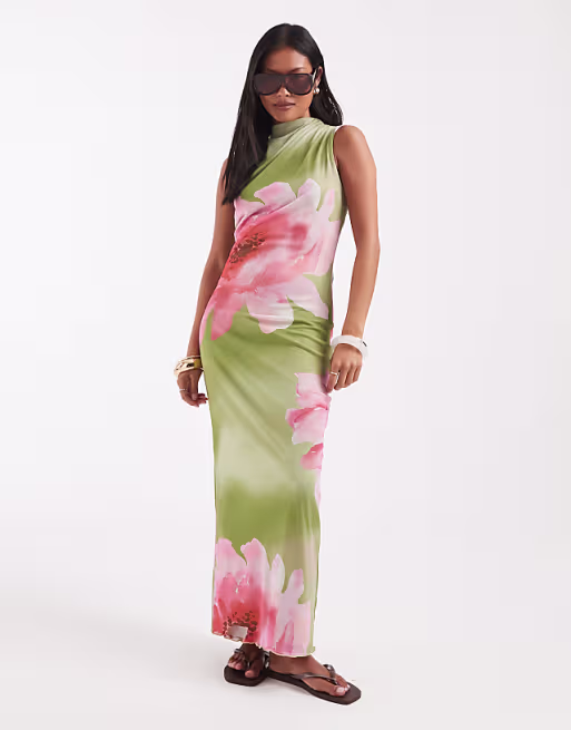 Vero Moda Petite sleeveless ruched detail maxi dress in large scale floral print