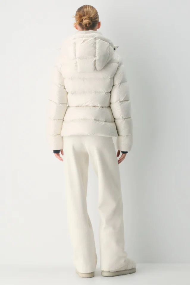 Aritzia The Supersnug Puff