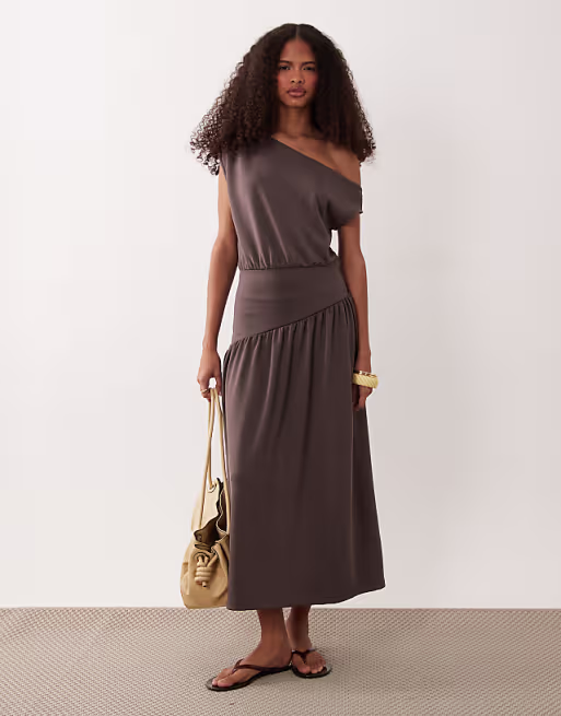 fallen shoulder asymmetric cinched waist midi dress in chocolate