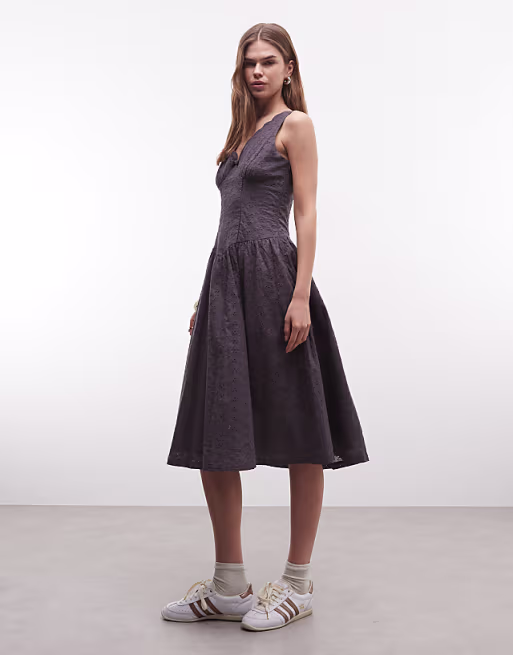 Daisy Street v neck corset style midi dress in gray broderie