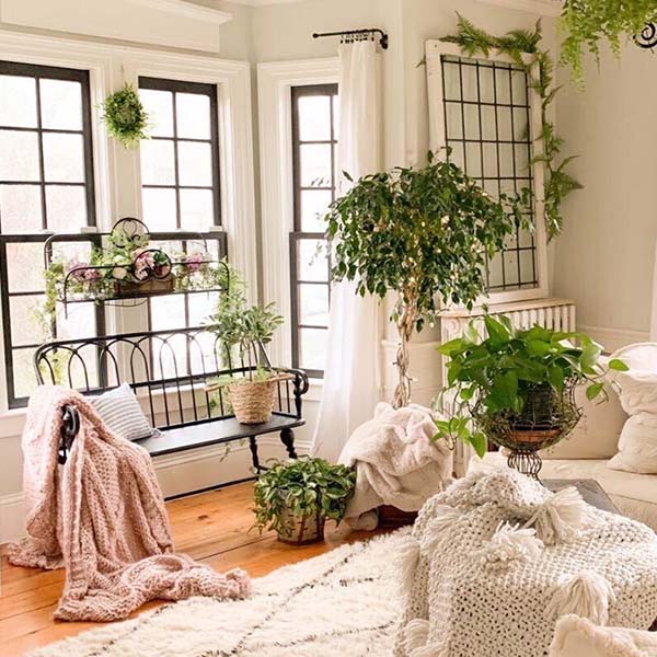 Black Metal High Back Bench