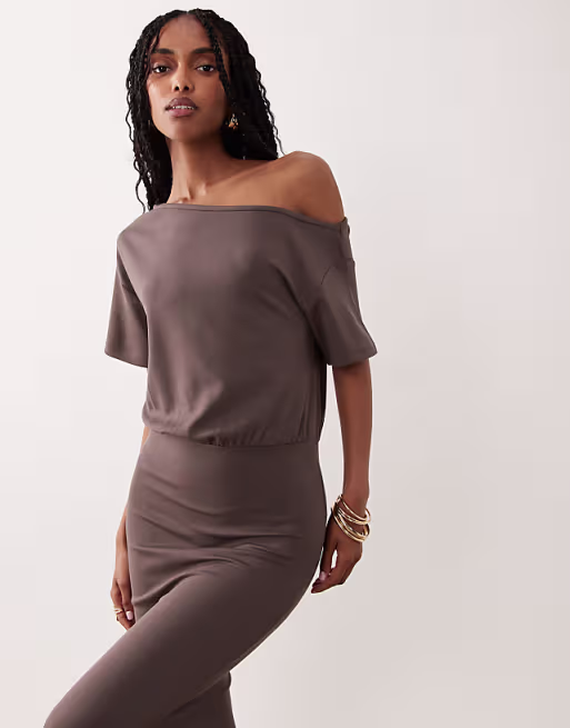off shoulder blouson midi dress in chocolate