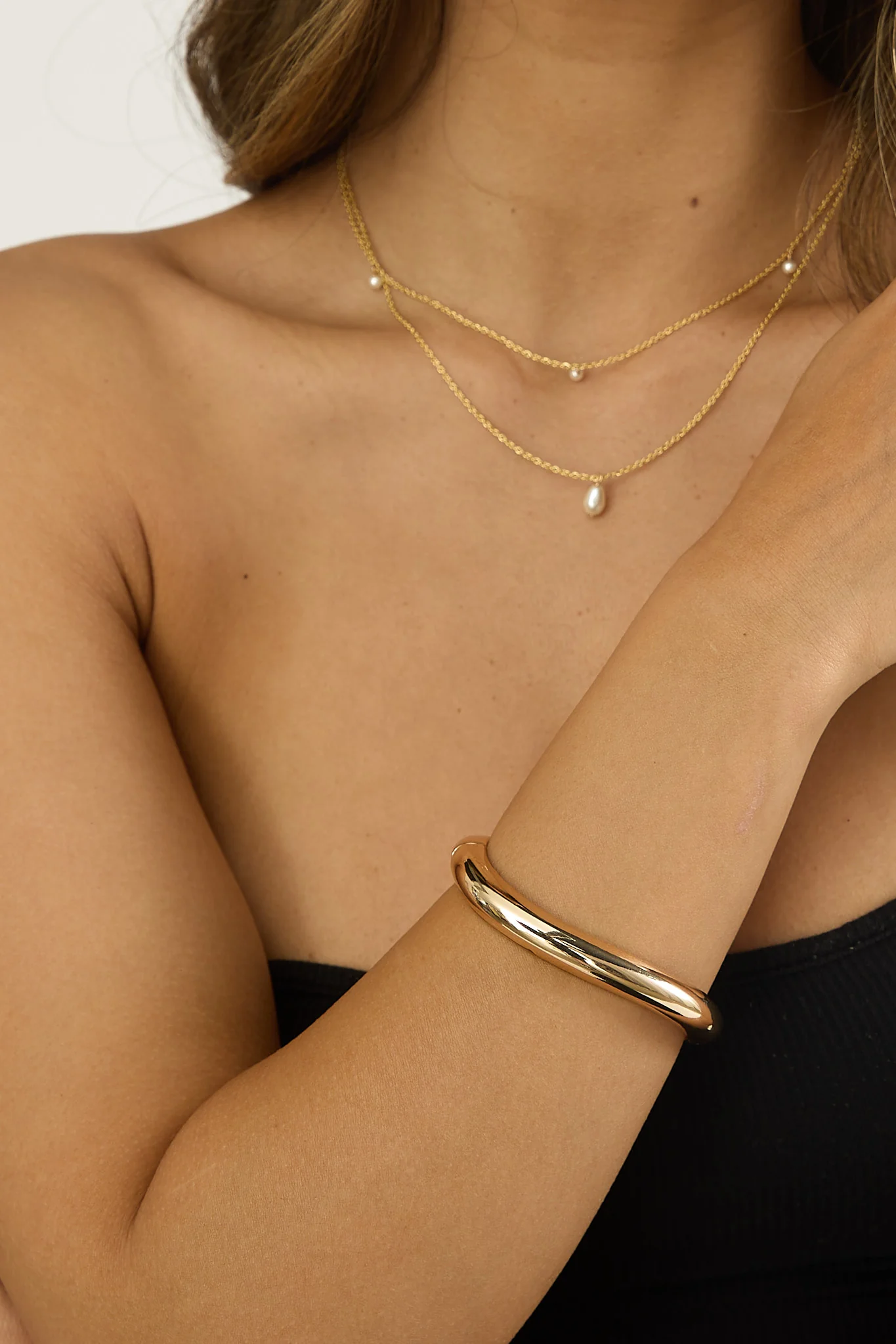 Hilda Irregular Clasp Bangle Gold
