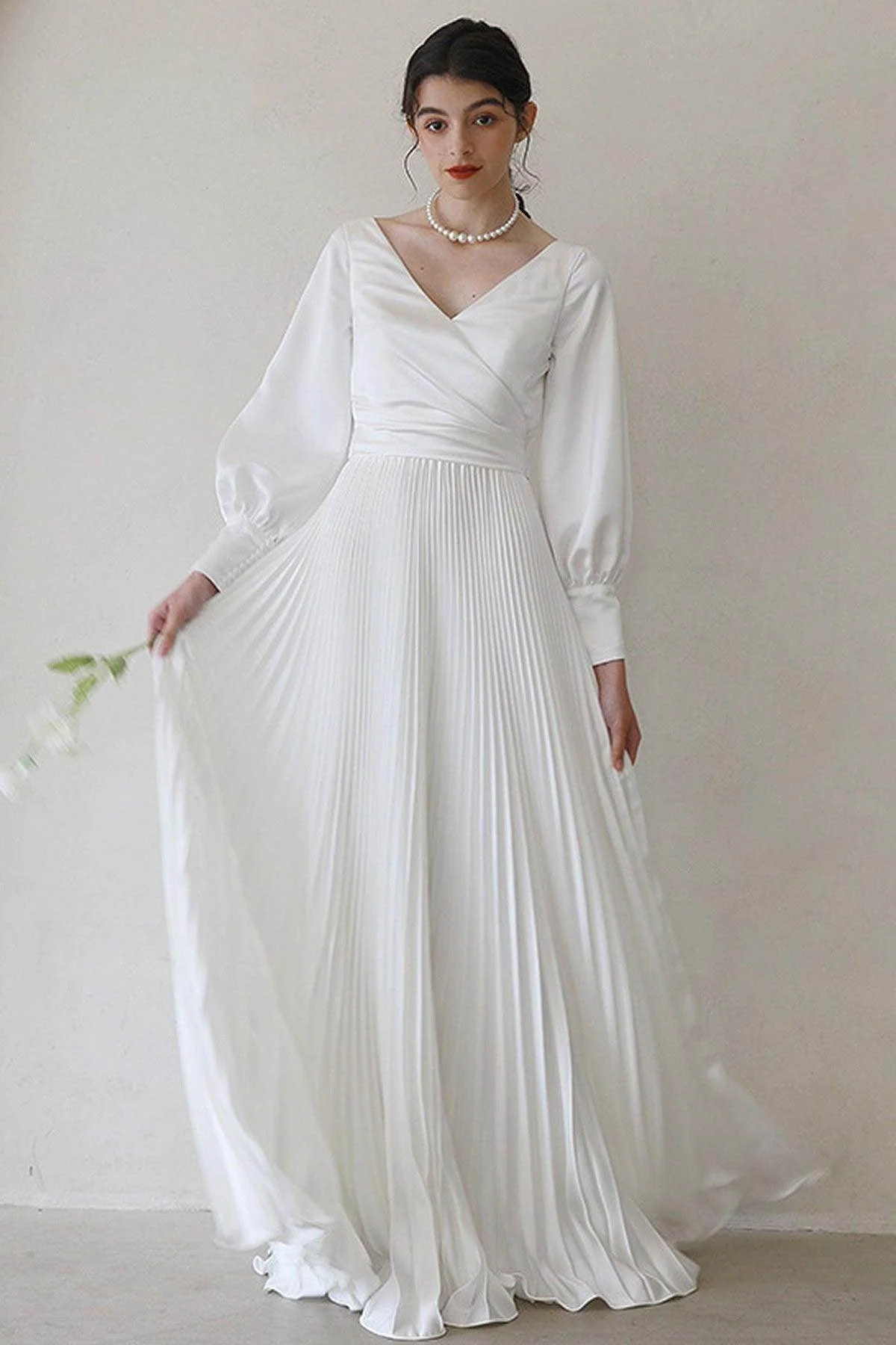 A-Line Sweep-Brush Train Crushed Material Wedding Dress CW3051