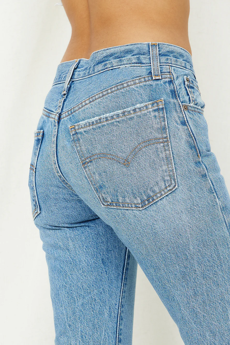 LEVI'S '80S Mom Jeans So Next Year