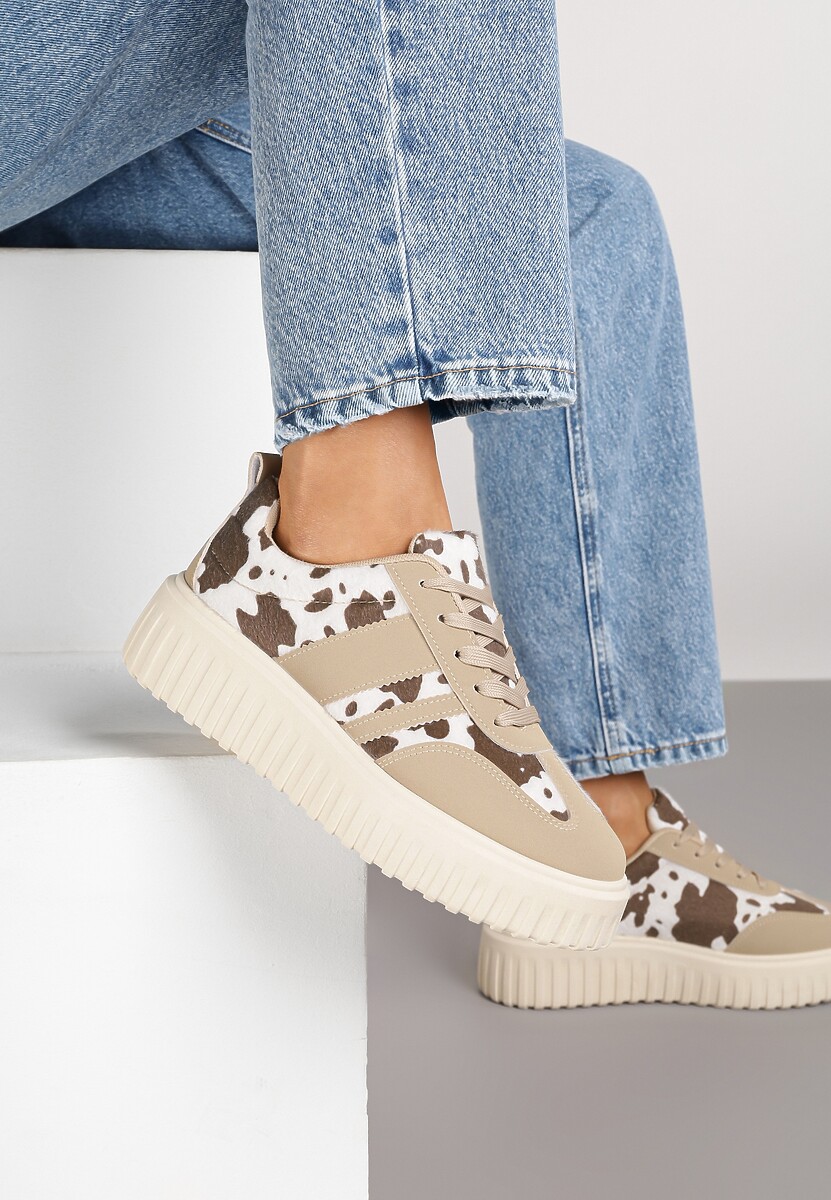Brązowo-Białe Sneakersy na Tłoczonej Platformie z Paskami Ozdobione Printem w Krowie Łaty Rilasena