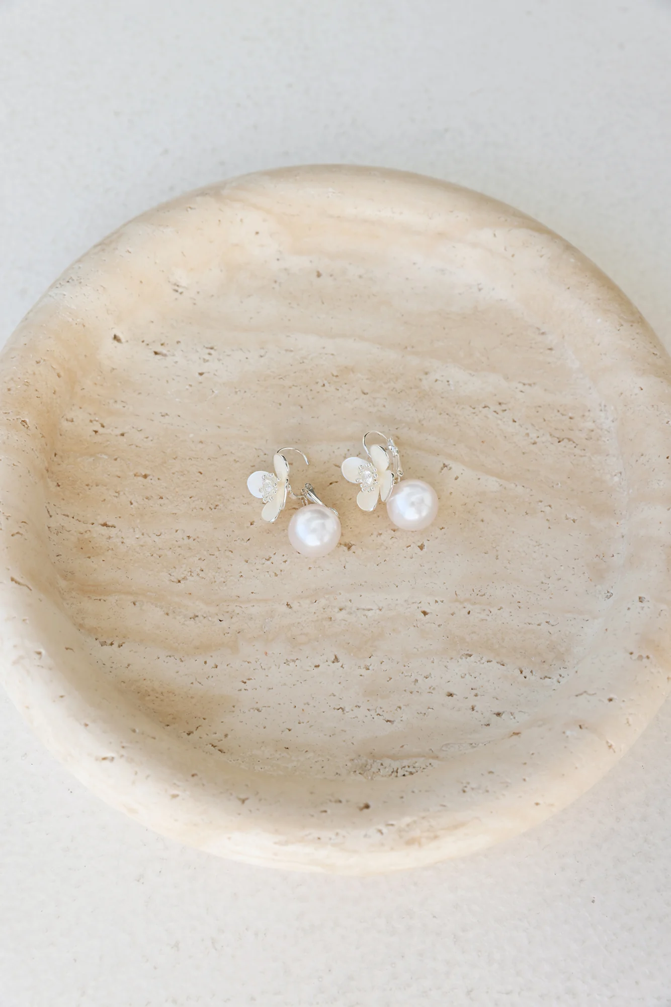 Petal Soft Earrings Silver - luluinthesky